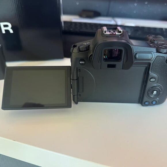 Canon EOS R - Picture 3 of 6